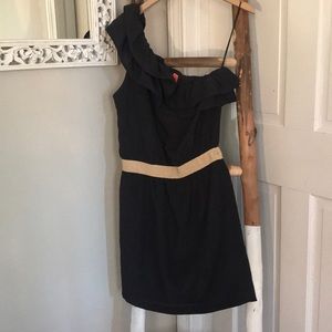 Pretty ruffle one sleeve dress